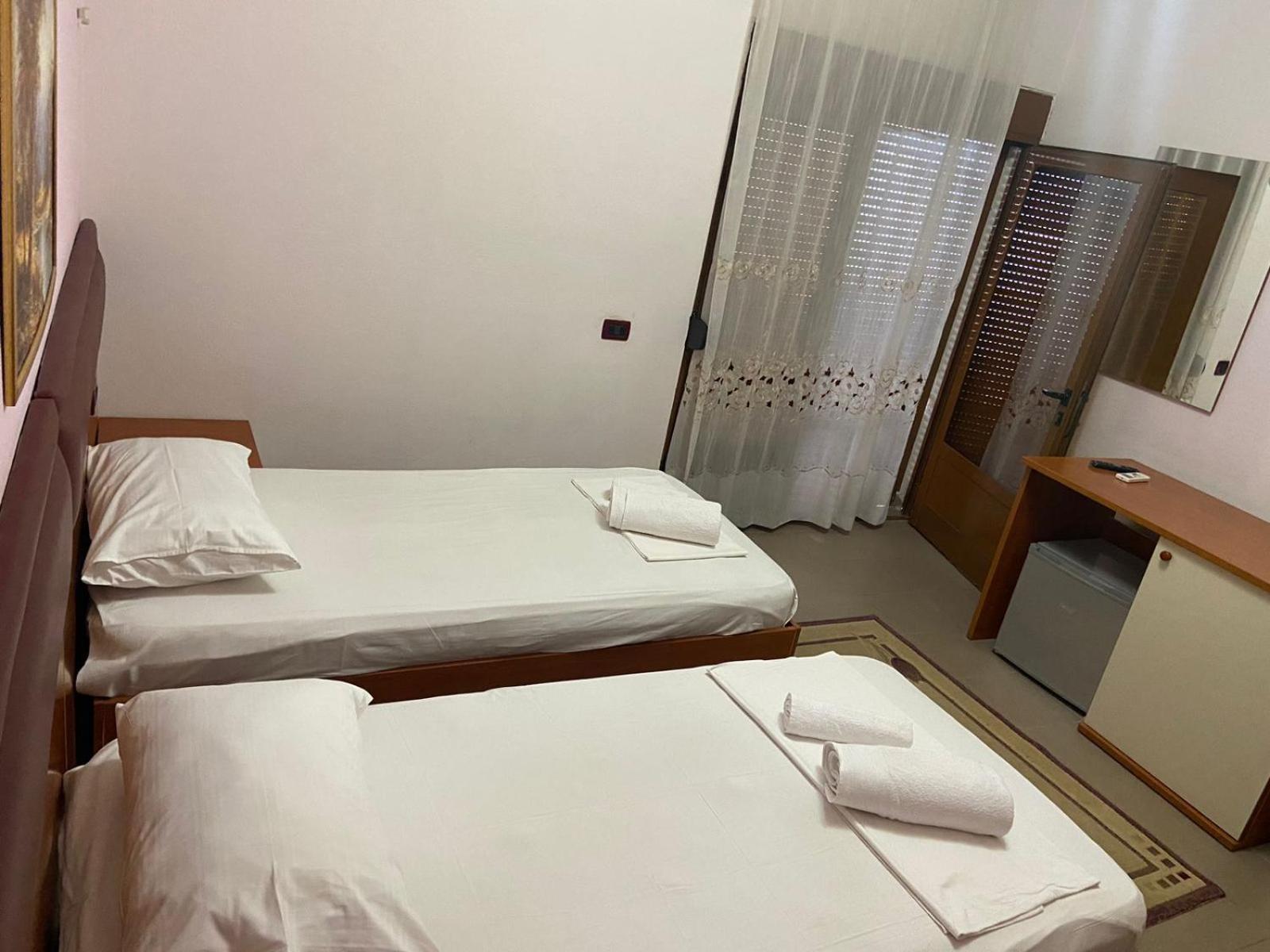 Hotel Edland Wlora Zewnętrze zdjęcie