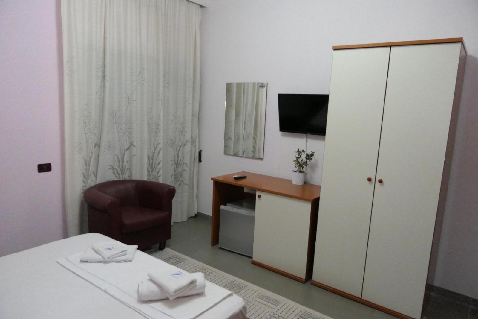 Hotel Edland Wlora Zewnętrze zdjęcie