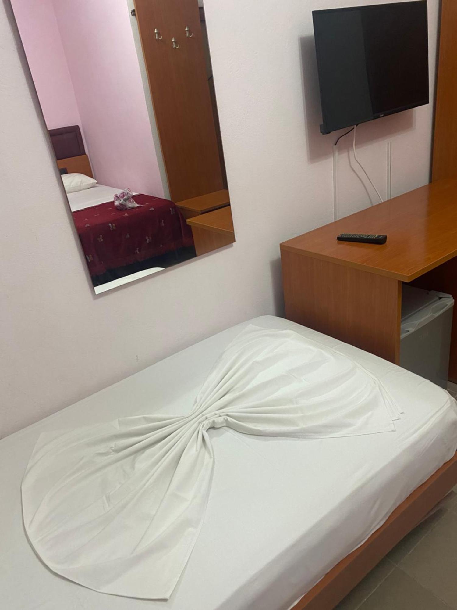 Hotel Edland Wlora Zewnętrze zdjęcie
